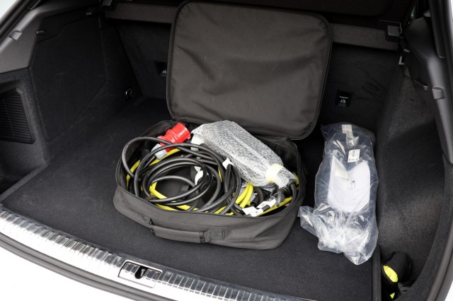 AUDI Q3 45 TFSI e S-Line - 245 pk **Pano / Trekhaak / Sonos / Carbon, Autobedrijf Ploemen Meerssen BV, Meerssen