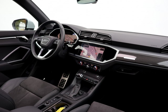 AUDI Q3 45 TFSI e S-Line - 245 pk **Pano / Trekhaak / Sonos / Carbon, Autobedrijf Ploemen Meerssen BV, Meerssen