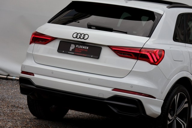 AUDI Q3 45 TFSI e S-Line - 245 pk **Pano / Trekhaak / Sonos / Carbon, Autobedrijf Ploemen Meerssen BV, Meerssen