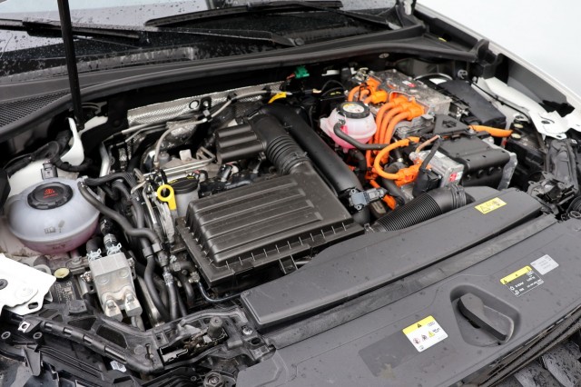 AUDI Q3 45 TFSI e S-Line - 245 pk **Pano / Trekhaak / Sonos / Carbon, Autobedrijf Ploemen Meerssen BV, Meerssen