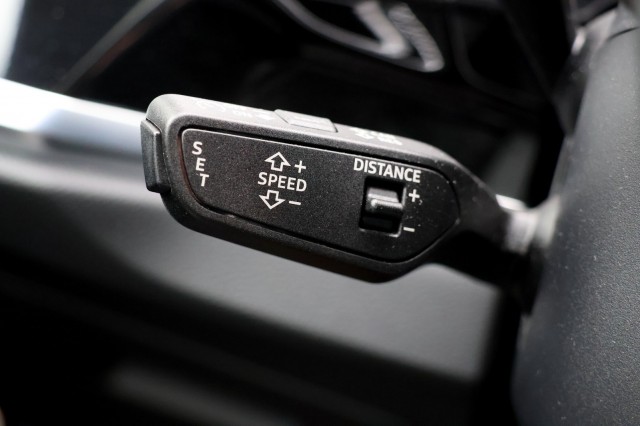 AUDI Q3 45 TFSI e S-Line - 245 pk **Pano / Trekhaak / Sonos / Carbon, Autobedrijf Ploemen Meerssen BV, Meerssen