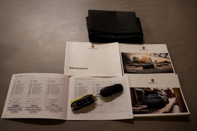 PORSCHE MACAN 2.0 - 245 pk **Pano / BOSE / Camera / Memory stoel, Autobedrijf Ploemen Meerssen BV, Meerssen