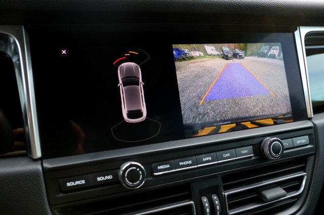 PORSCHE MACAN 2.0 - 245 pk **Pano / BOSE / Camera / Memory stoel, Autobedrijf Ploemen Meerssen BV, Meerssen