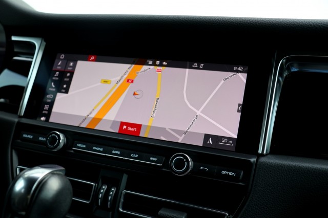 PORSCHE MACAN 2.0 - 245 pk **Pano / BOSE / Camera / Memory stoel, Autobedrijf Ploemen Meerssen BV, Meerssen