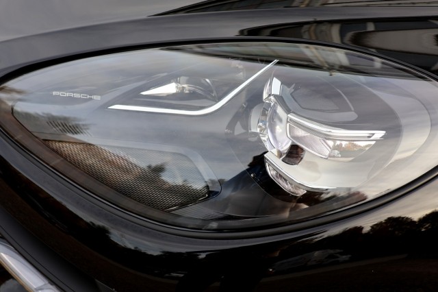 PORSCHE MACAN 2.0 - 245 pk **Pano / BOSE / Camera / Memory stoel, Autobedrijf Ploemen Meerssen BV, Meerssen