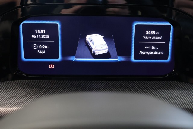 VOLKSWAGEN GOLF 1.5 eTSI R-Line Edition - 150 pk **Camera / Keyless / 18 inch, Autobedrijf Ploemen Meerssen BV, Meerssen