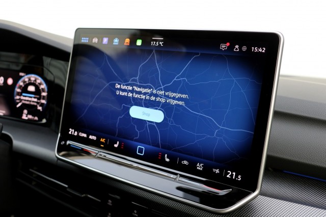 VOLKSWAGEN GOLF 1.5 eTSI R-Line Edition - 150 pk **Camera / Keyless / 18 inch, Autobedrijf Ploemen Meerssen BV, Meerssen