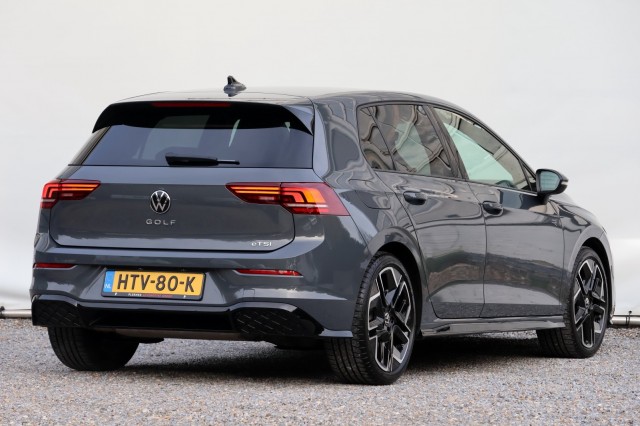 VOLKSWAGEN GOLF 1.5 eTSI R-Line Edition - 150 pk **Camera / Keyless / 18 inch, Autobedrijf Ploemen Meerssen BV, Meerssen