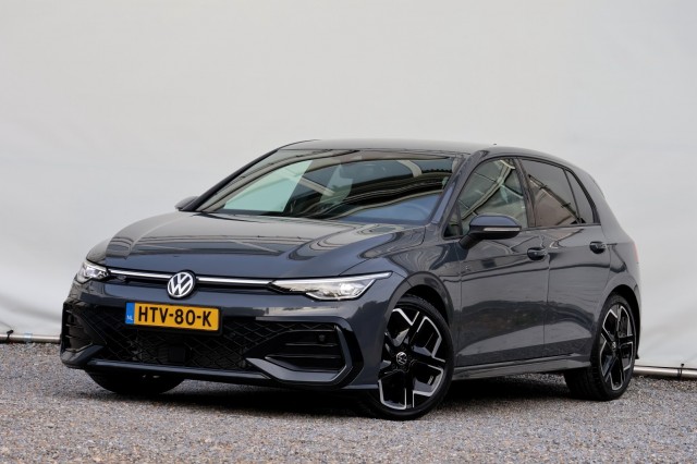VOLKSWAGEN GOLF 1.5 eTSI R-Line Edition - 150 pk **Camera / Keyless / 18 inch, Autobedrijf Ploemen Meerssen BV, Meerssen