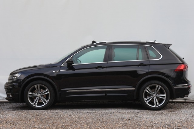VOLKSWAGEN TIGUAN 1.5 TSI ACT Comfortline Business R - 150 pk **Pano / Leer / Trekhaak, Autobedrijf Ploemen Meerssen BV, Meersse