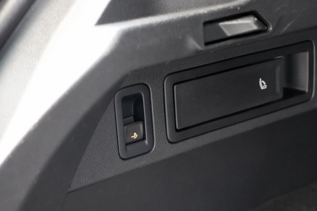 VOLKSWAGEN TIGUAN 1.5 TSI ACT Comfortline Business R - 150 pk **Pano / Leer / Trekhaak, Autobedrijf Ploemen Meerssen BV, Meersse