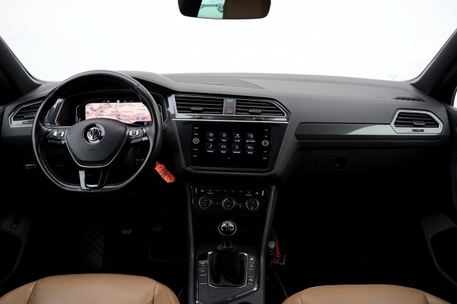 VOLKSWAGEN TIGUAN 1.5 TSI ACT Comfortline Business R - 150 pk **Pano / Leer / Trekhaak, Autobedrijf Ploemen Meerssen BV, Meersse