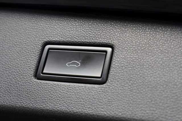 VOLKSWAGEN TIGUAN 1.5 TSI ACT Comfortline Business R - 150 pk **Pano / Leer / Trekhaak, Autobedrijf Ploemen Meerssen BV, Meersse