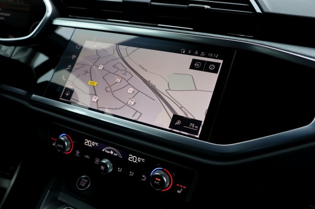 AUDI Q3 45 TFSI e S-Line - 245 pk **Sonos / Trekhaak / Ambiance , Autobedrijf Ploemen Meerssen BV, Meerssen