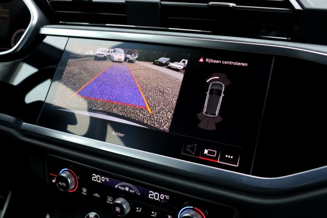 AUDI Q3 45 TFSI e S-Line - 245 pk **Sonos / Trekhaak / Ambiance , Autobedrijf Ploemen Meerssen BV, Meerssen