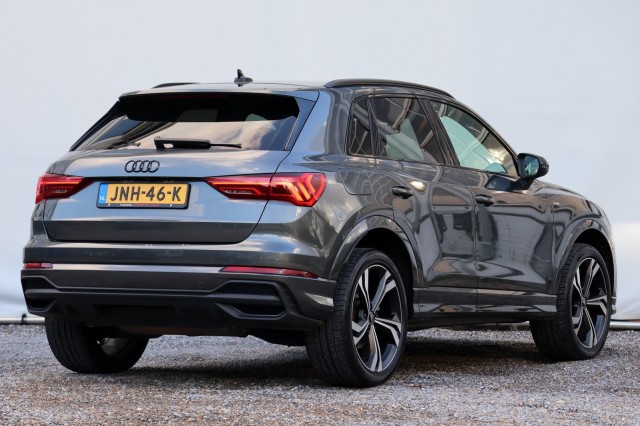 AUDI Q3 45 TFSI e S-Line - 245 pk **Sonos / Trekhaak / Ambiance , Autobedrijf Ploemen Meerssen BV, Meerssen
