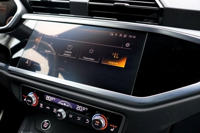 AUDI Q3 45 TFSI e S-Line - 245 pk **Sonos / Trekhaak / Ambiance , Autobedrijf Ploemen Meerssen BV, Meerssen