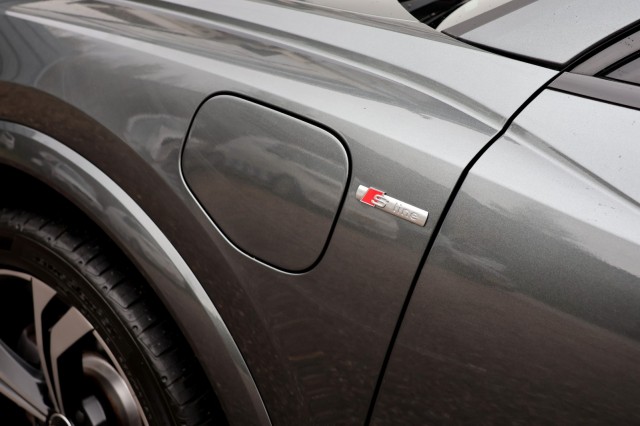 AUDI Q3 45 TFSI e S-Line - 245 pk **Sonos / Trekhaak / Ambiance , Autobedrijf Ploemen Meerssen BV, Meerssen