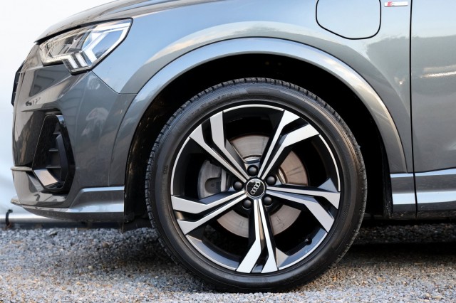 AUDI Q3 45 TFSI e S-Line - 245 pk **Sonos / Trekhaak / Ambiance , Autobedrijf Ploemen Meerssen BV, Meerssen