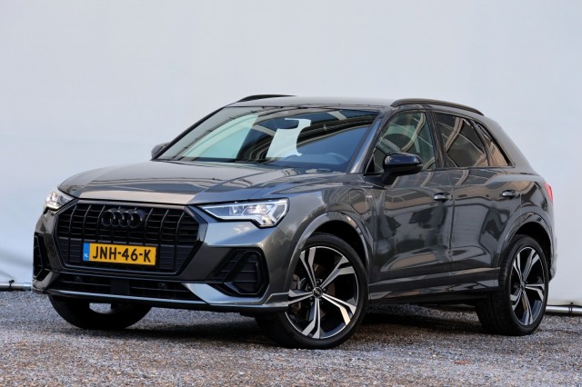 AUDI Q3 45 TFSI e S-Line - 245 pk **Sonos / Trekhaak / Ambiance , Autobedrijf Ploemen Meerssen BV, Meerssen