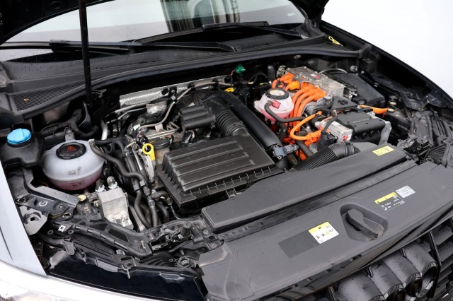 AUDI Q3 45 TFSI e S-Line - 245 pk **Sonos / Trekhaak / Ambiance , Autobedrijf Ploemen Meerssen BV, Meerssen