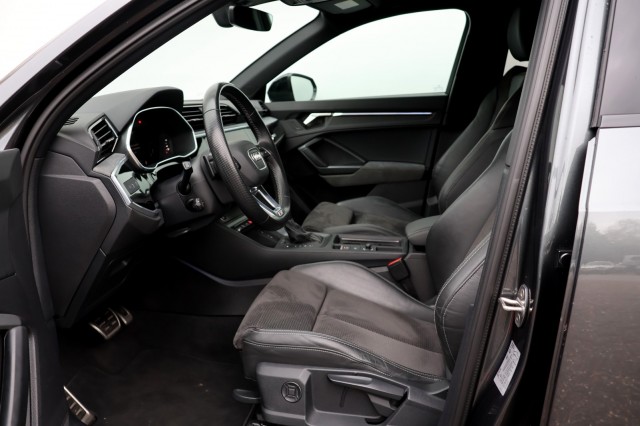 AUDI Q3 45 TFSI e S-Line - 245 pk **Sonos / Trekhaak / Ambiance , Autobedrijf Ploemen Meerssen BV, Meerssen