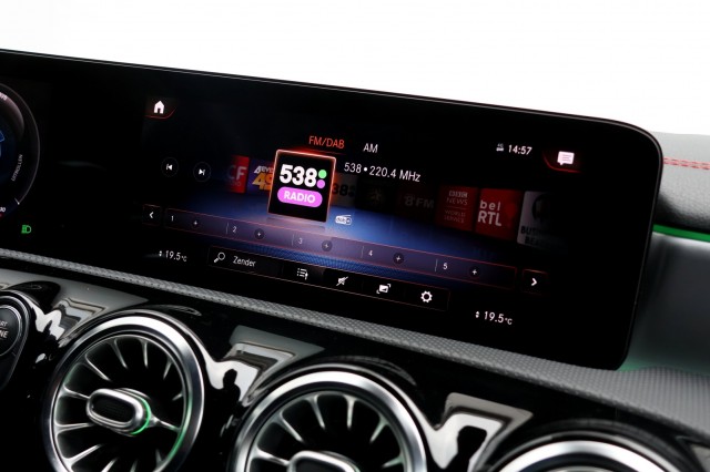 MERCEDES-BENZ CLA-KLASSE Shooting Brake 200 Bus Solution AMG - 163 pk **Pano / Sfeer, Autobedrijf Ploemen Meerssen BV, Meerssen