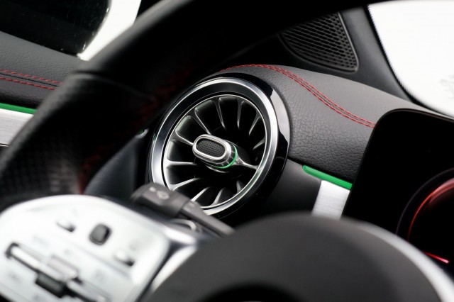 MERCEDES-BENZ CLA-KLASSE Shooting Brake 200 Bus Solution AMG - 163 pk **Pano / Sfeer, Autobedrijf Ploemen Meerssen BV, Meerssen