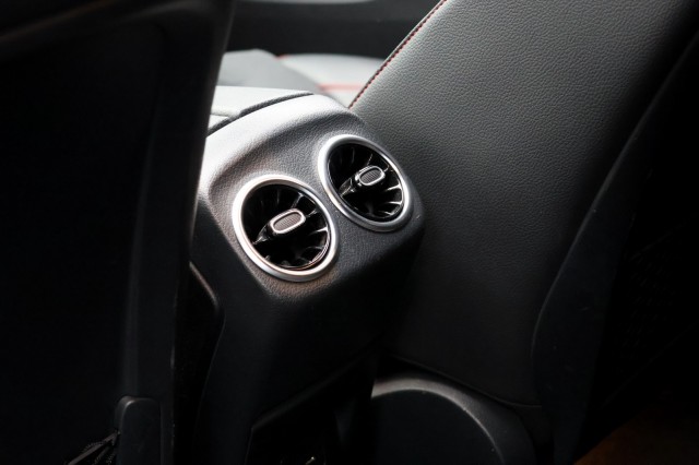 MERCEDES-BENZ CLA-KLASSE Shooting Brake 200 Bus Solution AMG - 163 pk **Pano / Sfeer, Autobedrijf Ploemen Meerssen BV, Meerssen