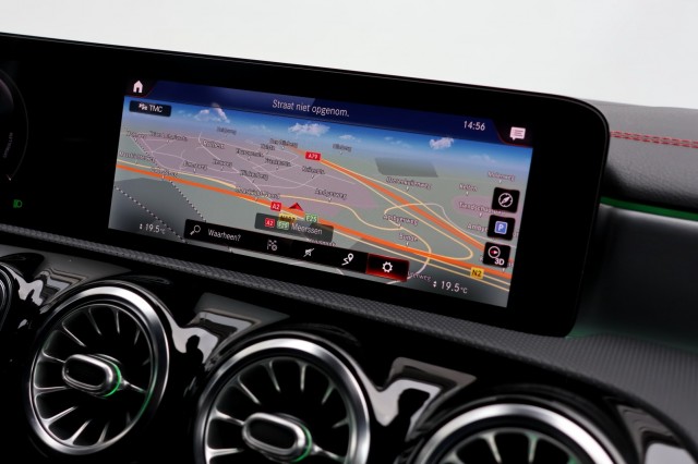 MERCEDES-BENZ CLA-KLASSE Shooting Brake 200 Bus Solution AMG - 163 pk **Pano / Sfeer, Autobedrijf Ploemen Meerssen BV, Meerssen