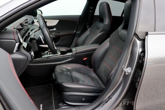 MERCEDES-BENZ CLA-KLASSE Shooting Brake 200 Bus Solution AMG - 163 pk **Pano / Sfeer, Autobedrijf Ploemen Meerssen BV, Meerssen