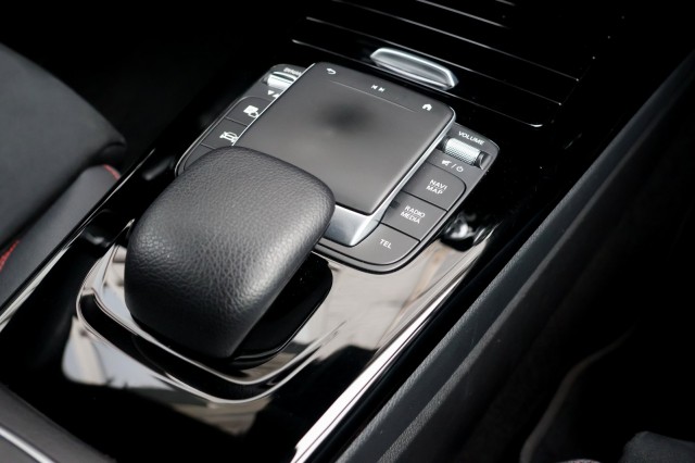 MERCEDES-BENZ CLA-KLASSE Shooting Brake 200 Bus Solution AMG - 163 pk **Pano / Sfeer, Autobedrijf Ploemen Meerssen BV, Meerssen