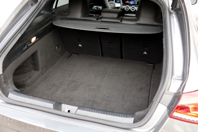 MERCEDES-BENZ CLA-KLASSE Shooting Brake 200 Bus Solution AMG - 163 pk **Pano / Sfeer, Autobedrijf Ploemen Meerssen BV, Meerssen