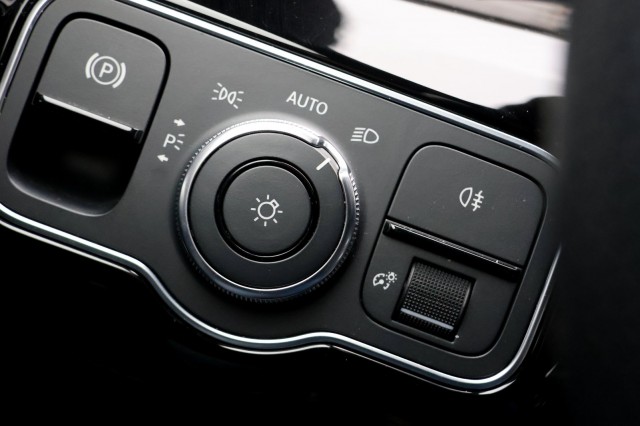 MERCEDES-BENZ CLA-KLASSE Shooting Brake 200 Bus Solution AMG - 163 pk **Pano / Sfeer, Autobedrijf Ploemen Meerssen BV, Meerssen