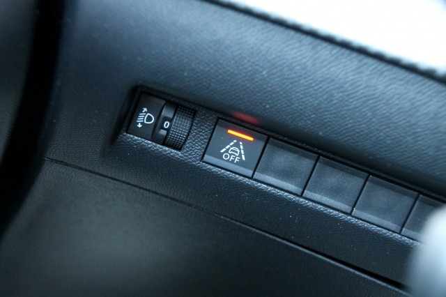 PEUGEOT 208 1.2 PureTech - 101 pk **Camera / Carplay / Navi / Led, Autobedrijf Ploemen Meerssen BV, Meerssen