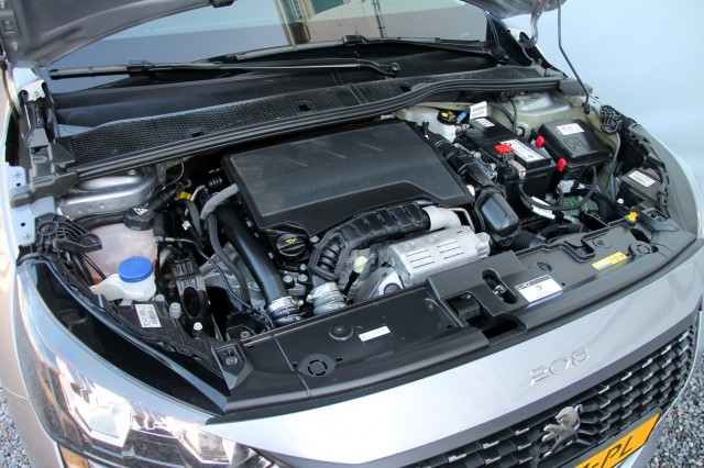 PEUGEOT 208 1.2 PureTech - 101 pk **Camera / Carplay / Navi / Led, Autobedrijf Ploemen Meerssen BV, Meerssen