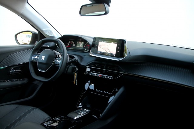 PEUGEOT 208 1.2 PureTech - 101 pk **Camera / Carplay / Navi / Led, Autobedrijf Ploemen Meerssen BV, Meerssen