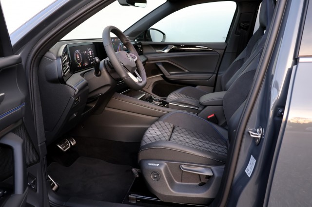 VOLKSWAGEN TIGUAN 1.5 eHybrid R-Line Edition - 272 pk **Pano / Trekhaak / 5j garantie, Autobedrijf Ploemen Meerssen BV, Meerssen