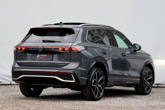 VOLKSWAGEN TIGUAN 1.5 eHybrid R-Line Edition - 272 pk **Pano / Trekhaak / 5j garantie, Autobedrijf Ploemen Meerssen BV, Meerssen