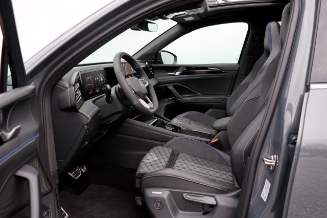 VOLKSWAGEN TIGUAN 1.5 eHybrid R-Line Edition - 272 pk **Pano / Trekhaak / 5j garantie, Autobedrijf Ploemen Meerssen BV, Meerssen