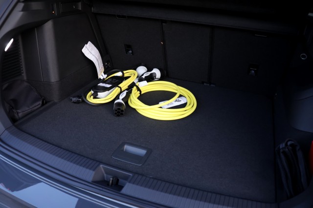 VOLKSWAGEN TIGUAN 1.5 eHybrid R-Line Edition - 272 pk **Pano / Trekhaak / 5j garantie, Autobedrijf Ploemen Meerssen BV, Meerssen