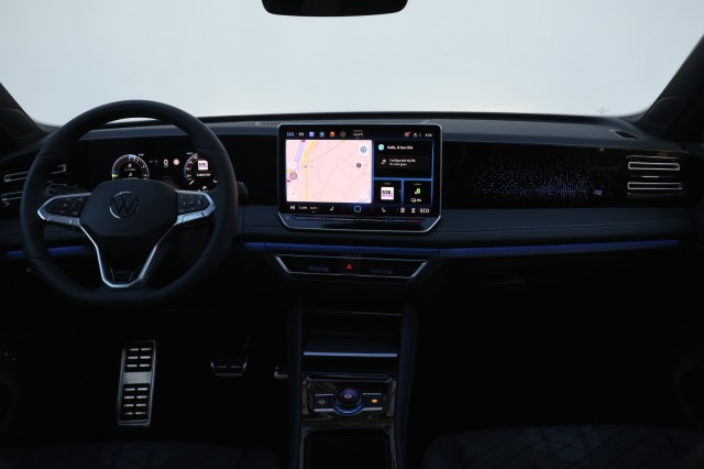 VOLKSWAGEN TIGUAN 1.5 eHybrid R-Line Edition - 272 pk **Pano / Trekhaak / 5j garantie, Autobedrijf Ploemen Meerssen BV, Meerssen
