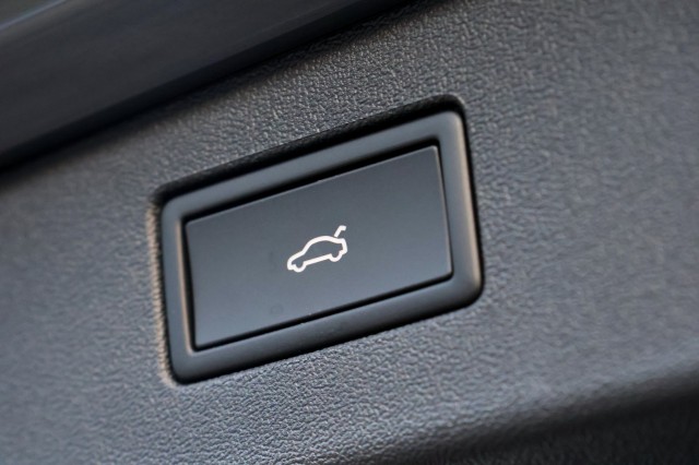 VOLKSWAGEN TIGUAN 1.5 eHybrid R-Line Edition - 272 pk **Pano / Trekhaak / 5j garantie, Autobedrijf Ploemen Meerssen BV, Meerssen