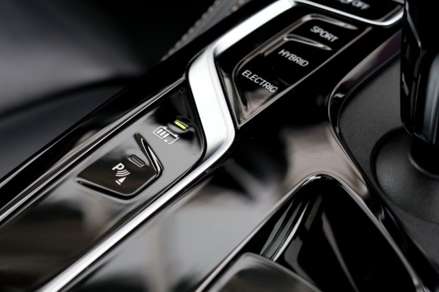 BMW 5-SERIE Touring 530e M-Sport - 292 pk **Pano / Trekh / Head up / Harman Kardon , Autobedrijf Ploemen Meerssen BV, Meerssen