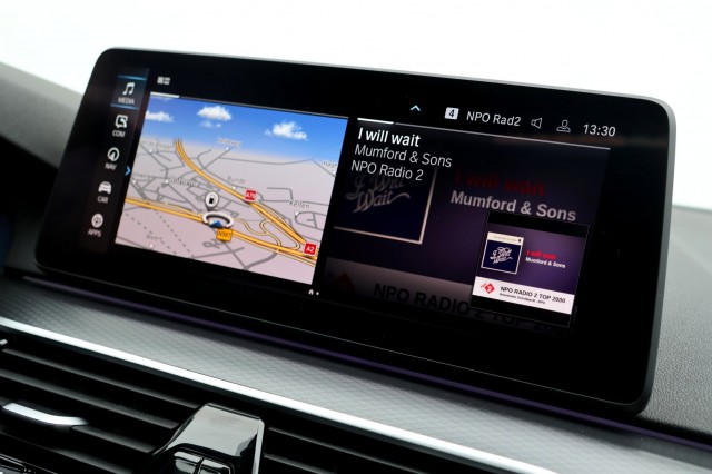 BMW 5-SERIE Touring 530e M-Sport - 292 pk **Pano / Trekh / Head up / Harman Kardon , Autobedrijf Ploemen Meerssen BV, Meerssen