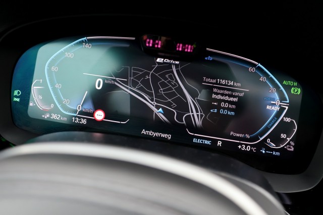 BMW 5-SERIE Touring 530e M-Sport - 292 pk **Pano / Trekh / Head up / Harman Kardon , Autobedrijf Ploemen Meerssen BV, Meerssen