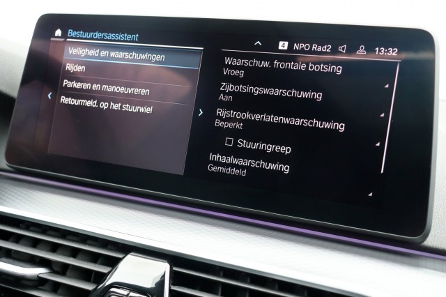 BMW 5-SERIE Touring 530e M-Sport - 292 pk **Pano / Trekh / Head up / Harman Kardon , Autobedrijf Ploemen Meerssen BV, Meerssen
