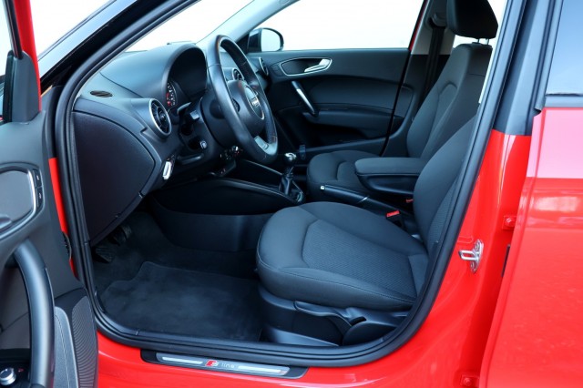 AUDI A1 Sportback 1.0 TFSI Adrenalin - 95 pk **S-Line ex / Navi / PDC, Autobedrijf Ploemen Meerssen BV, Meerssen