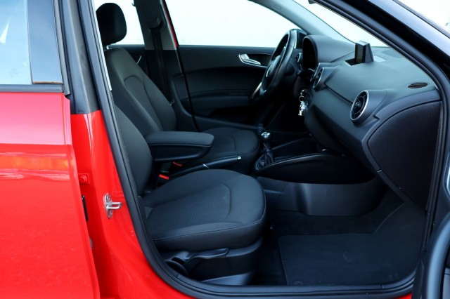 AUDI A1 Sportback 1.0 TFSI Adrenalin - 95 pk **S-Line ex / Navi / PDC, Autobedrijf Ploemen Meerssen BV, Meerssen