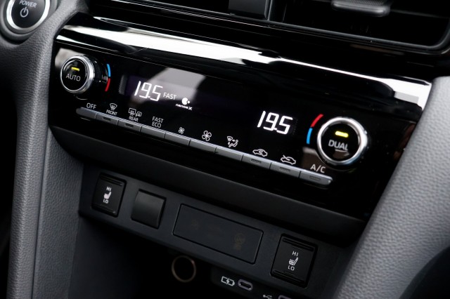 TOYOTA YARIS CROSS 1.5 Hybrid 130 Launch Edition - 130 pk , Autobedrijf Ploemen Meerssen BV, Meerssen